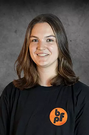 Lena Beuseler, Auszubildende zur Baustoffprüferin Fachrichtung Asphalttechnik bei bpf baustoff- und prüfberatung GmbH