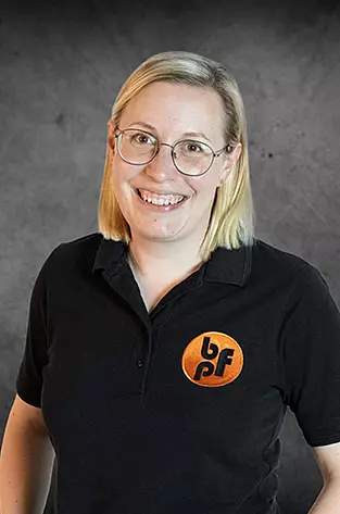 Hanna Zeuner, Wirtschaftsjuristin (LL.B.), Asphalttechnologin bei bpf baustoff- und prüfberatung GmbH“
